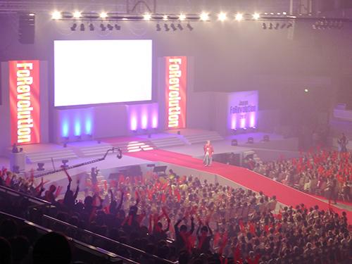 約5000人が参加したコンベンション会場