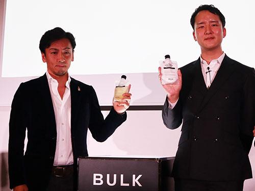 バルクオムの野口卓也CEO（写真右）とサティス製薬の山崎智士社長